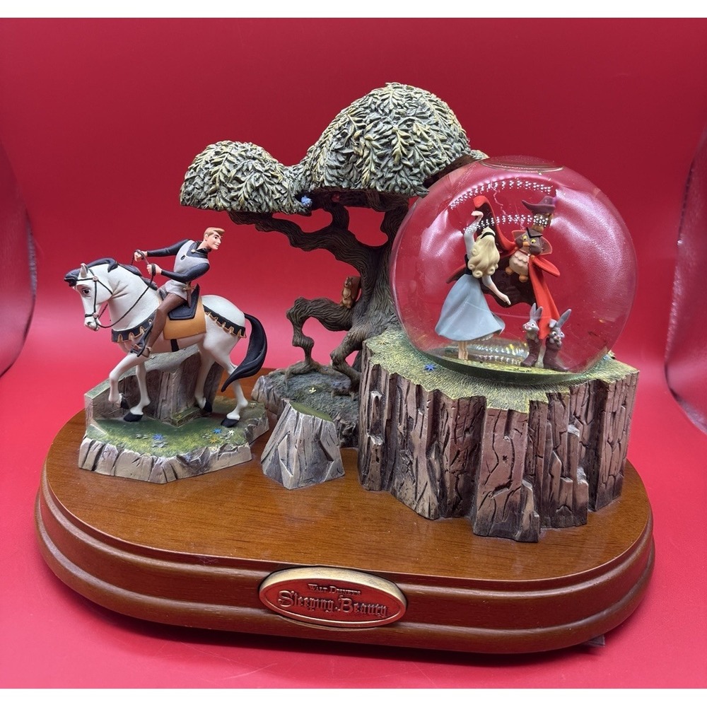 RARE Disney Exclusive Sleeping Beauty Aurora Snowglobe Musical Once Upon A Dream